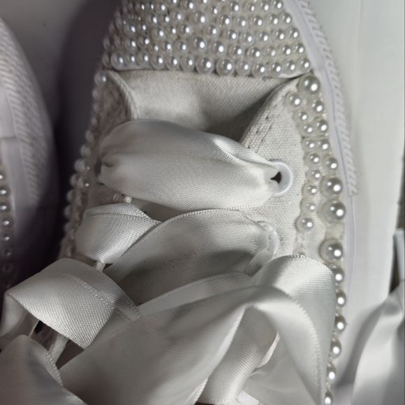 Custom crafted women's Converse shoes. Size 9.  For a wedding or special event. - Picture 7 of 7